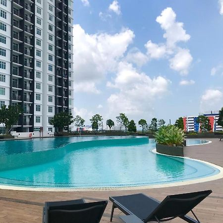 Homestay Sks Apartment Larkin ג'והור בהרו מראה חיצוני תמונה
