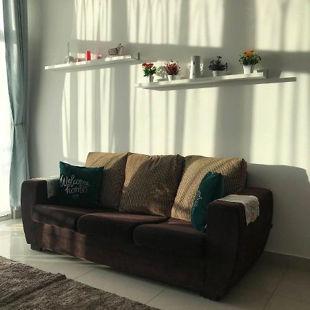 Homestay Sks Apartment Larkin ג'והור בהרו מראה חיצוני תמונה