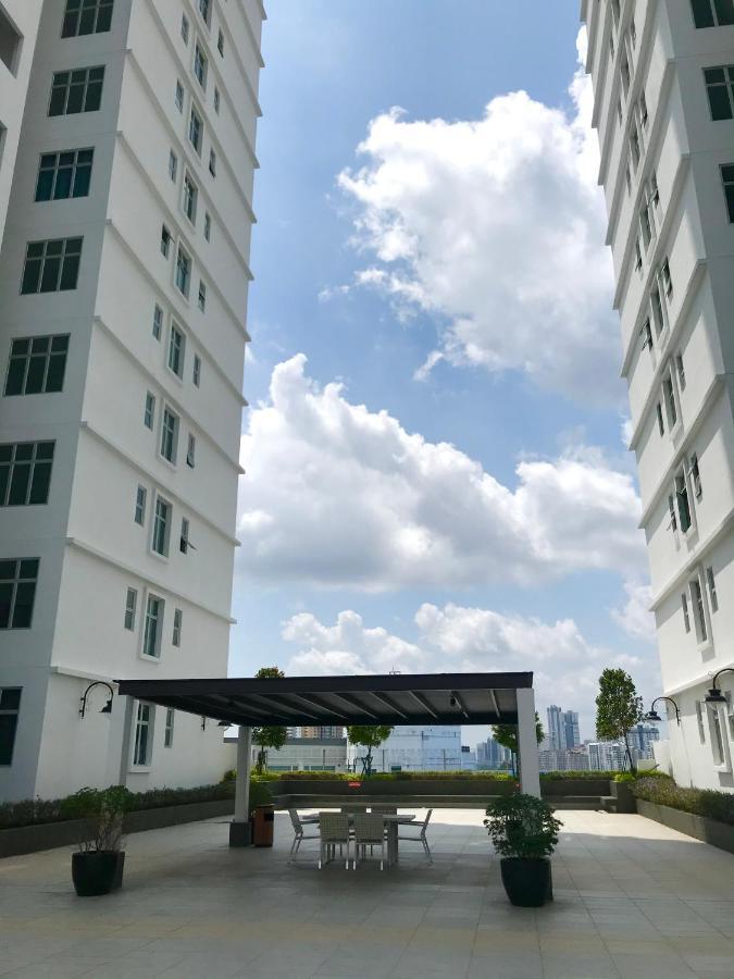 Homestay Sks Apartment Larkin ג'והור בהרו מראה חיצוני תמונה