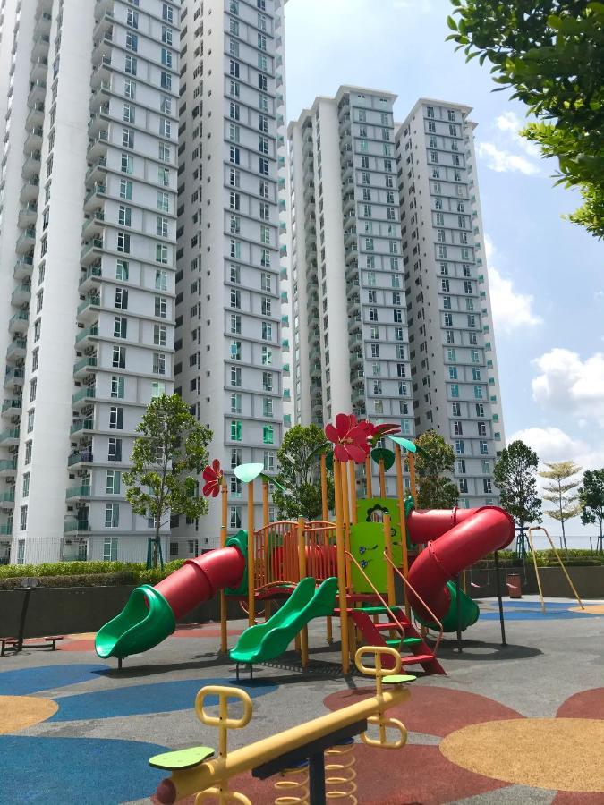 Homestay Sks Apartment Larkin ג'והור בהרו מראה חיצוני תמונה
