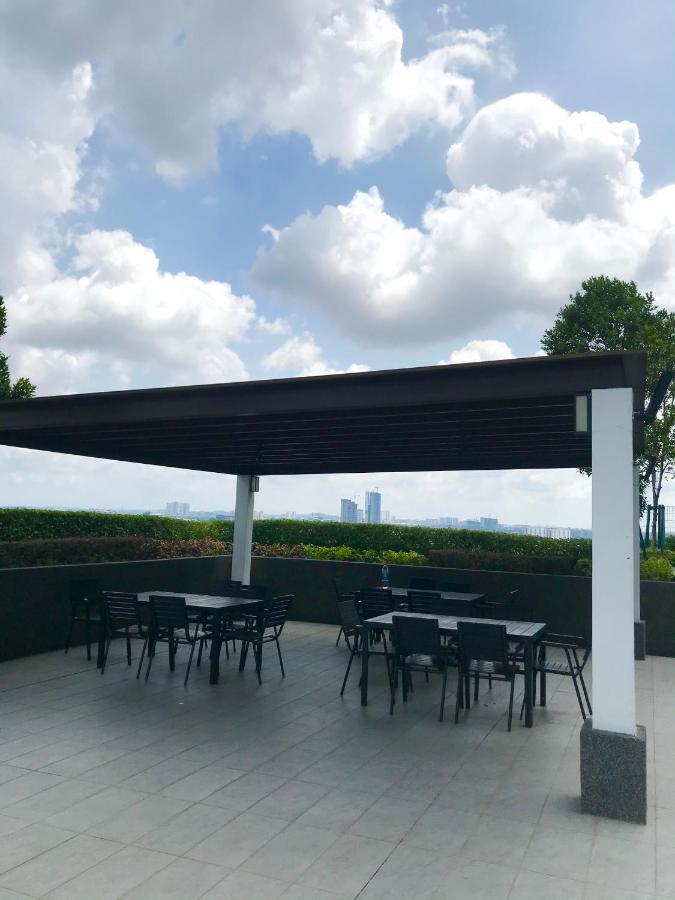 Homestay Sks Apartment Larkin ג'והור בהרו מראה חיצוני תמונה