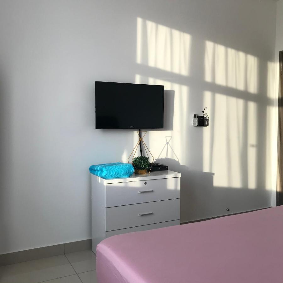 Homestay Sks Apartment Larkin ג'והור בהרו מראה חיצוני תמונה